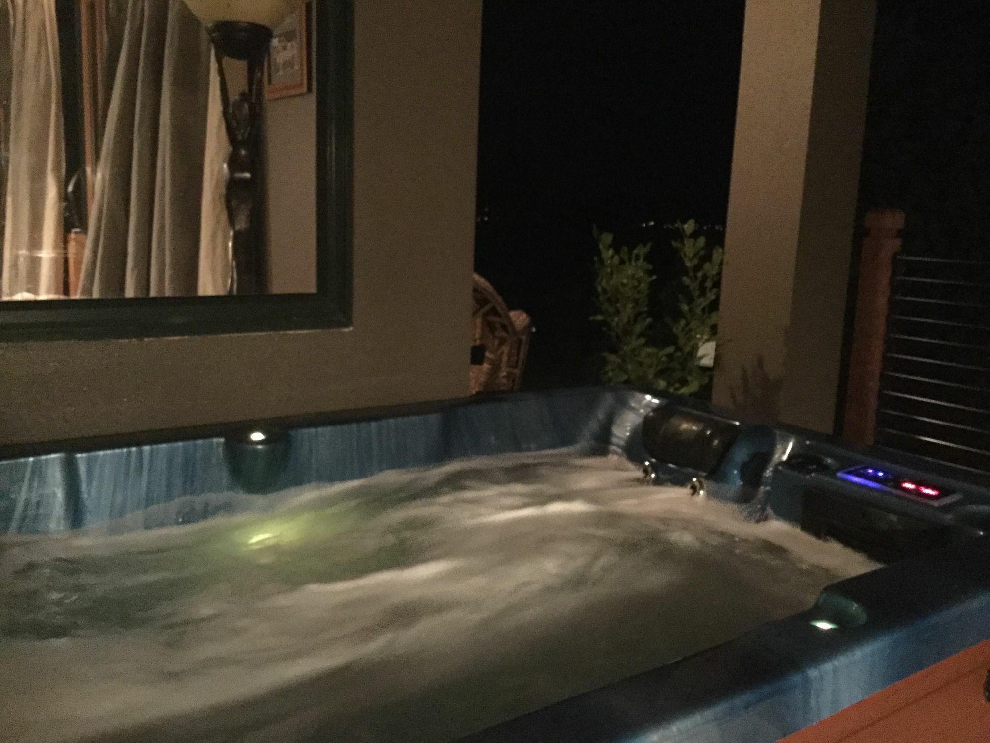 The Flying Trout Boutique Lodge Таупо Экстерьер фото